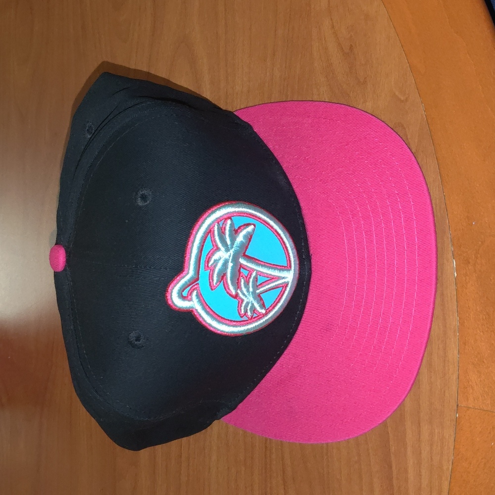 YUMS Paradise Palms Embroidered Snapback Hat OSFM